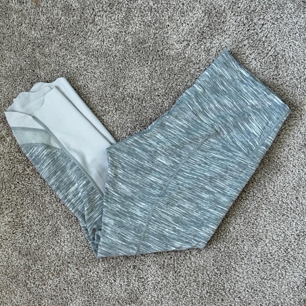 Lululemon Wunder Under Crop II *Scallop 23"
Wee Are From Space / Silver Spoon